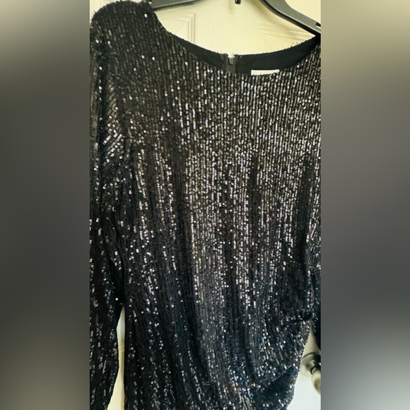 Beautiful Black Sparkle Sequins Dress. - Picture 5 of 5